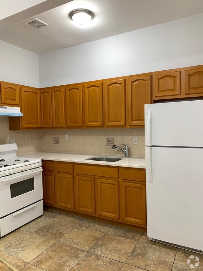 Building Photo - 319 Dewitt Ave Unit A Rental