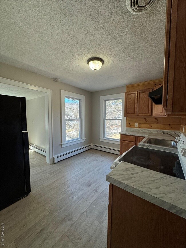 Building Photo - 440 N Main St