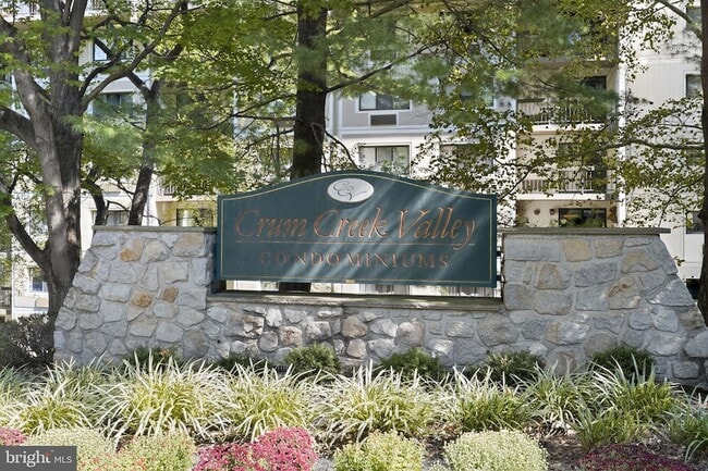 Building Photo - 800 Avondale Rd Unit 4I