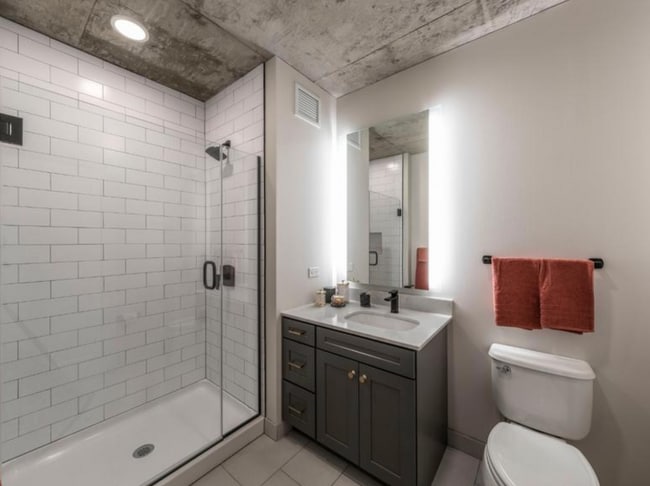 Photo - 143 W Huron St