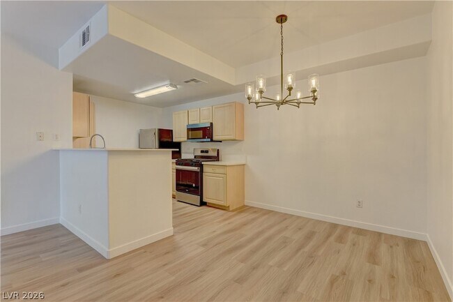 8250 N Grand Canyon Dr Unit 2026