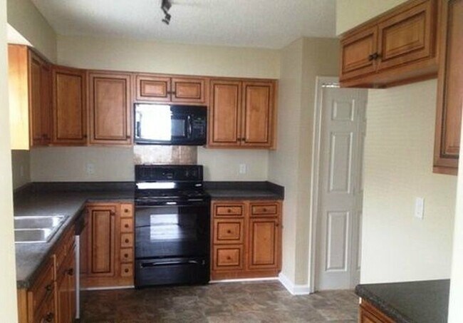 Photo - ****READY TO MOVE IN****