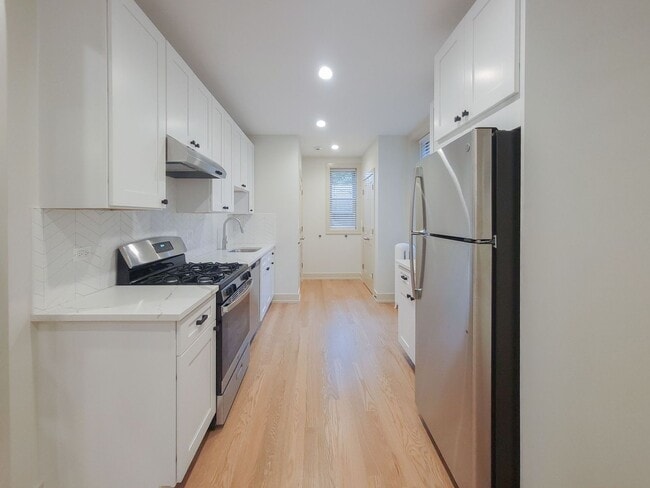 Photo - 1921 W Winona St Unit 1