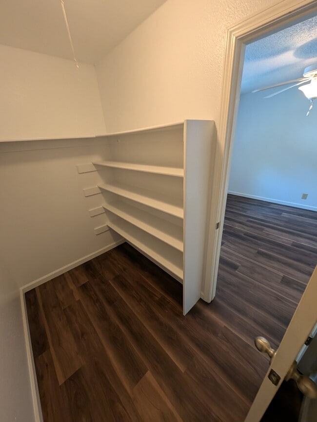 Photo - 1145 W 2nd St Unidad 12