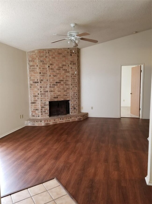 Photo - 740 Simonetti Dr