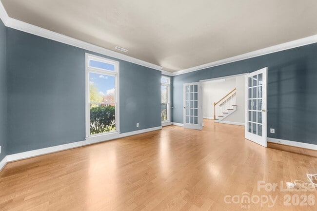 Photo - 214 Southern Cross Ln