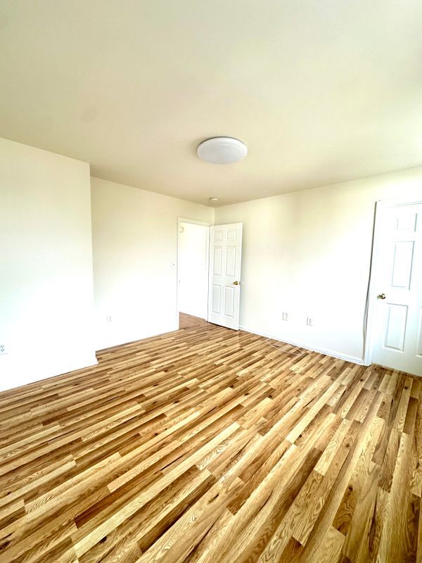 Photo - 202 S 5th St