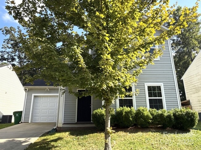 Building Photo - 1224 Summerville Rd