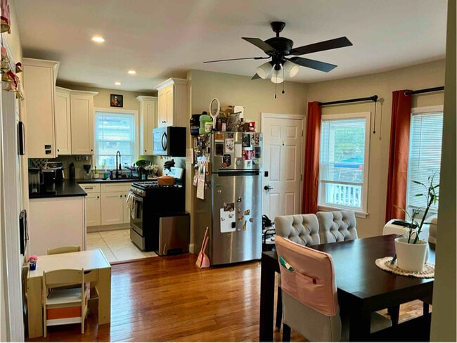 Photo - 71 Fairview Ave Unidad 1