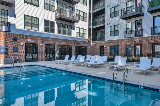 Building Photo - Commodore Old Town Manchester