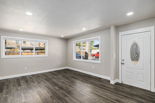 Photo - Hale neighborhood duplex w/large patio for...