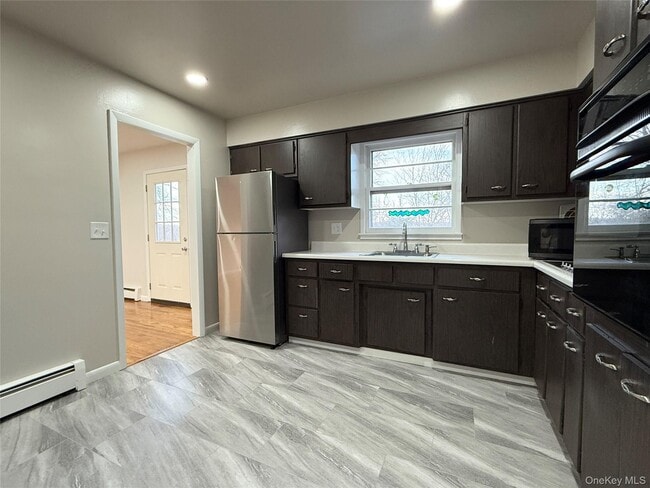 Photo - 16 Highview Dr