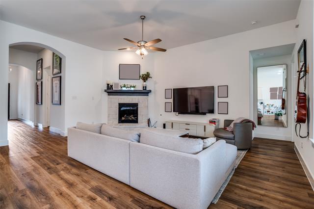 Photo - 1308 Bluebonnet Ln