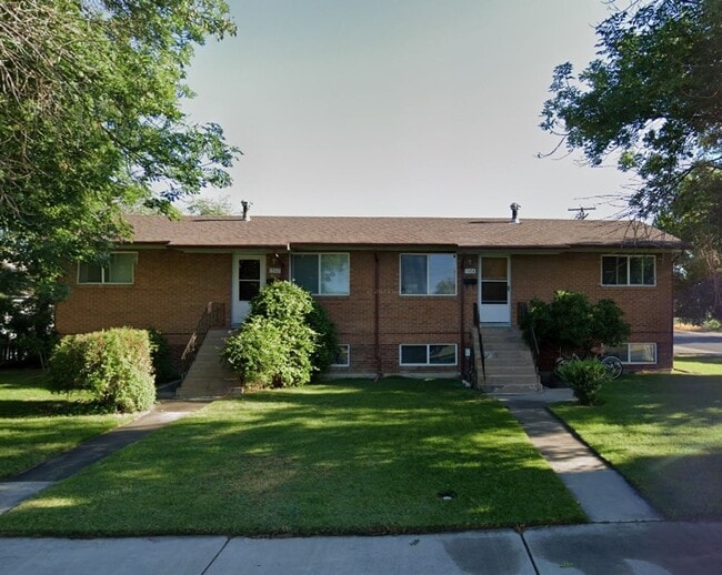 Charming 2 Bed, 1 Bath Apartment - Prime L... - Charming 2 Bed, 1 Bath Apartment - Prime L...