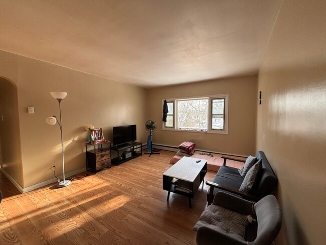 Building Photo - 2 Bedroom Apartment for Rent Unit 1