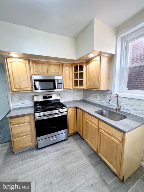 Building Photo - 5363 Westford Rd Rental