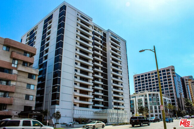 Photo - 10660 Wilshire Blvd Unidad L3