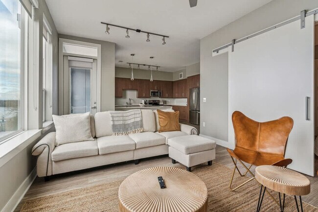 Photo - 505 W 7th St Apartment Unit ID1256837P