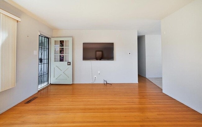 Photo - 2933 Cornelius Dr