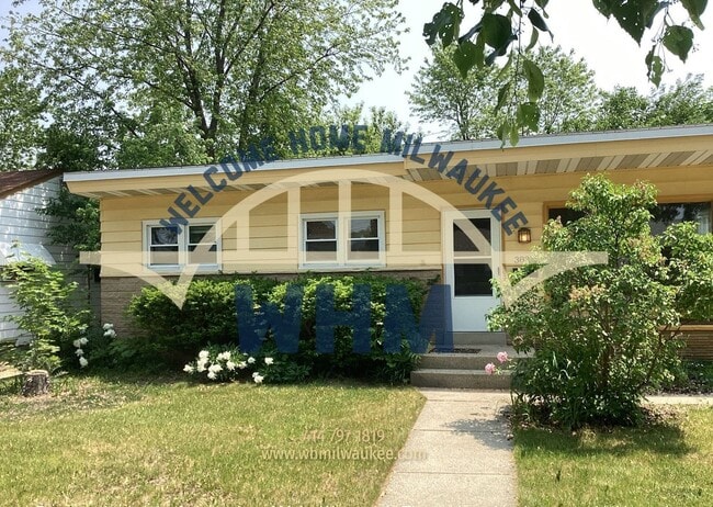 Photo - 3830 N 83rd St