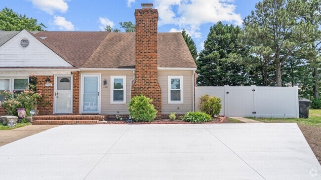 Building Photo - Dam Neck Estates Townhomes