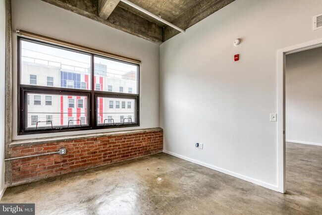 Photo - 4800 Brown St Unit 306