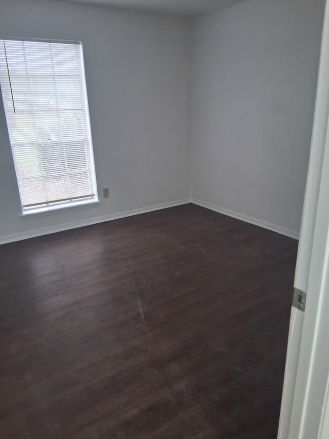 Photo - 6823 Castleview Ln