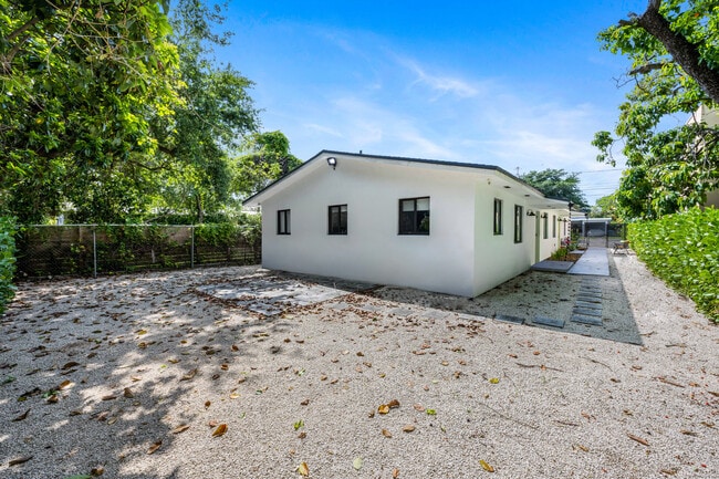 Photo - 21-23 NW 52nd St