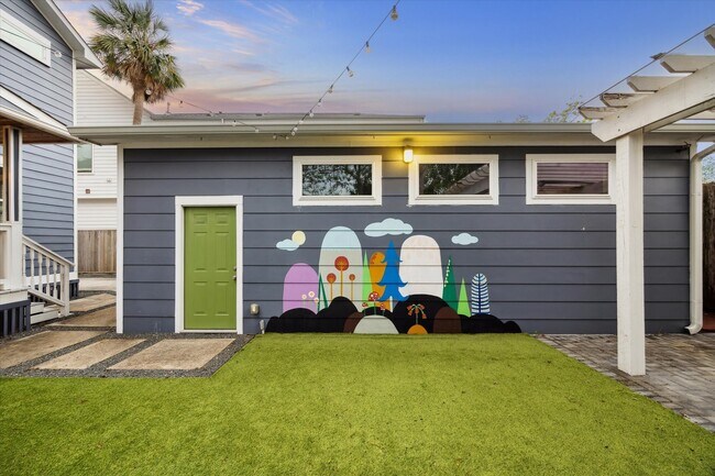 Photo - 1111 Adele St