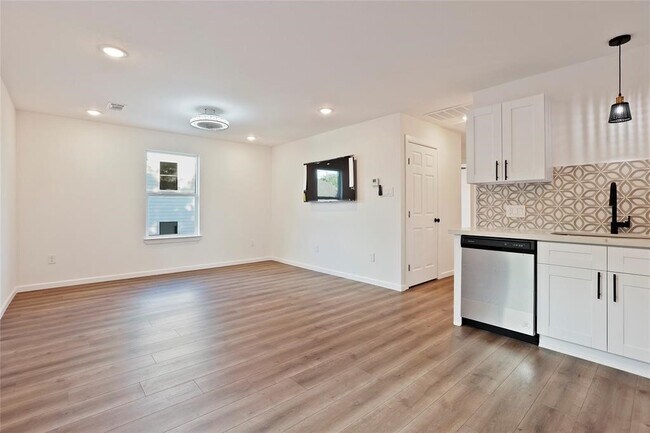 Photo - 310 Delmar St