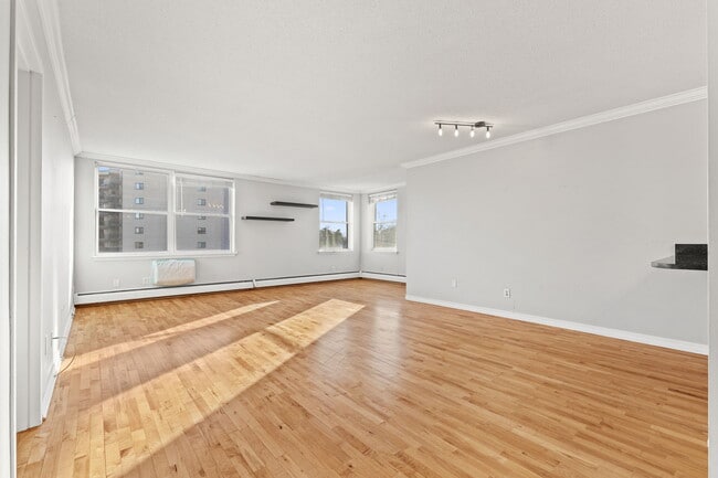 Building Photo - 3150 Excelsior Blvd Unit 2BR Condo at Lake Calhoun