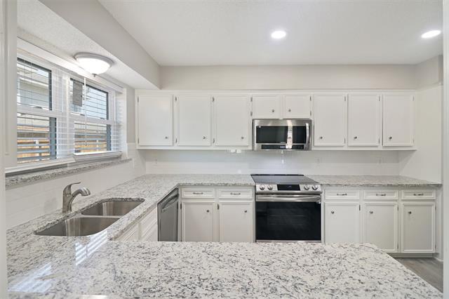 Photo - 2179 Southern Pl