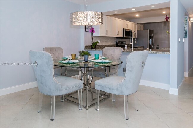 Photo - 14 Royal Palm Way Unit 6010