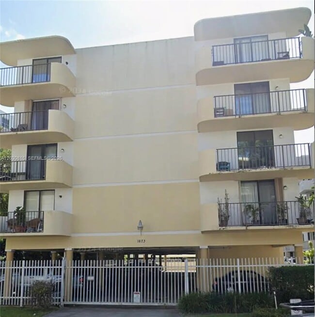 Building Photo - 1673 Bay Rd Unit 306