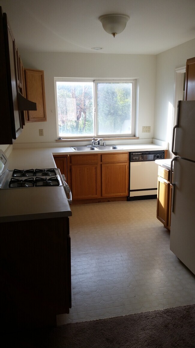 Photo - 2683 Woodberry Dr