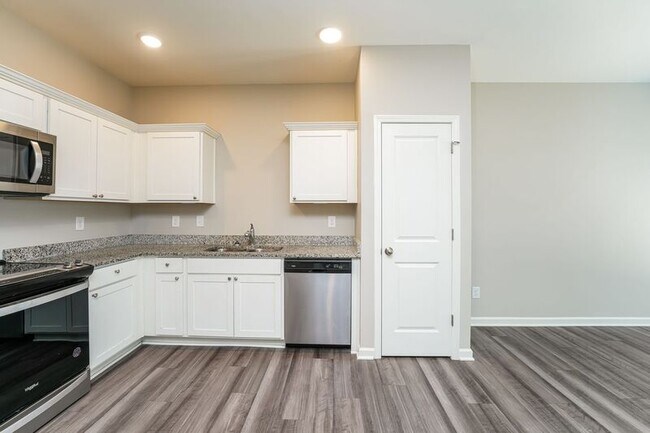 Photo - 3072 Calcutta St