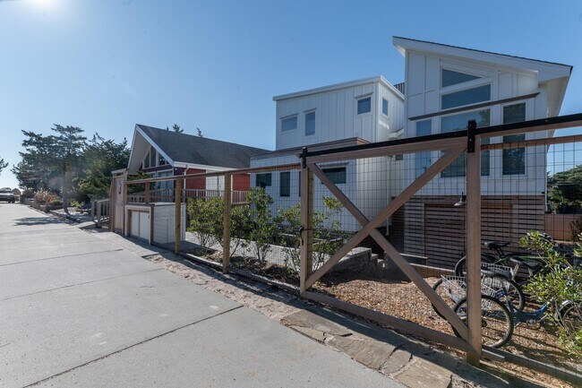 64 Bungalow Ln
