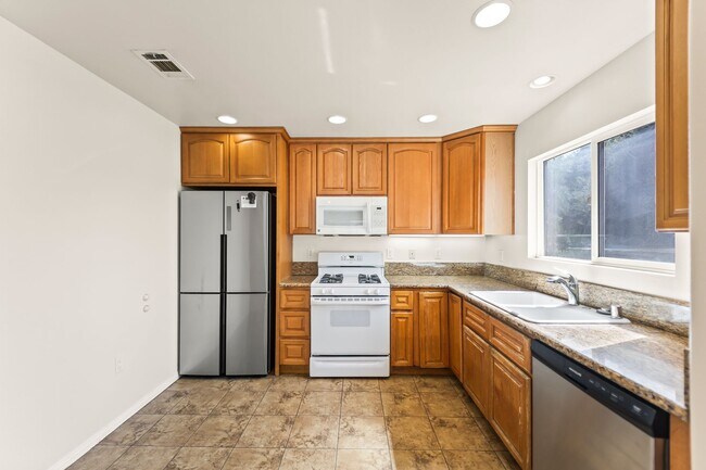Photo - 260 Acacia St Unit 262