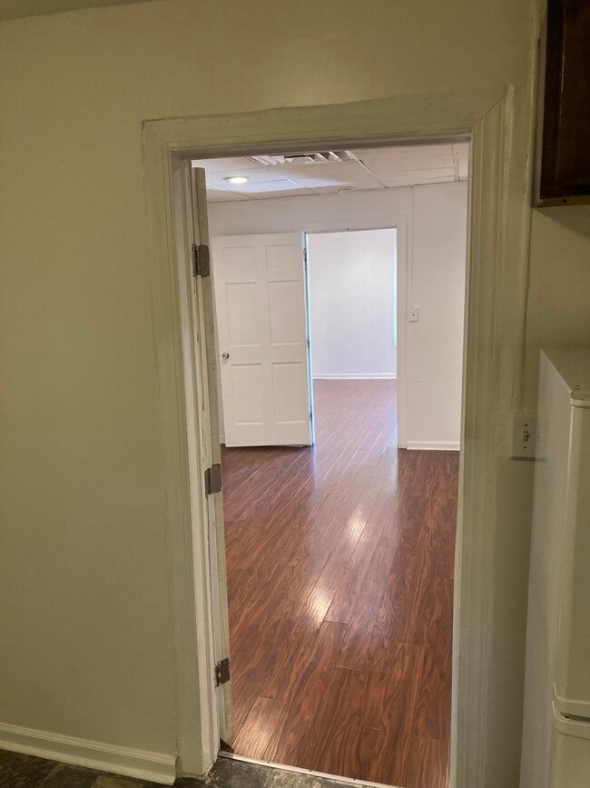 Building Photo - 126 Granville St Unit A Rental