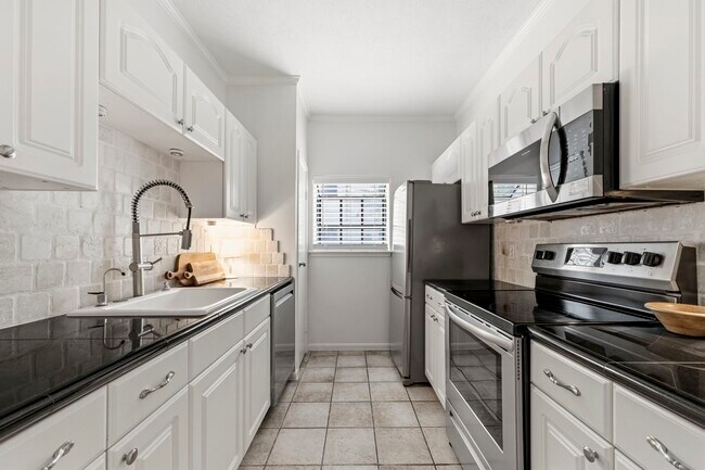 Photo - 9850 Pagewood Ln Unit 1009