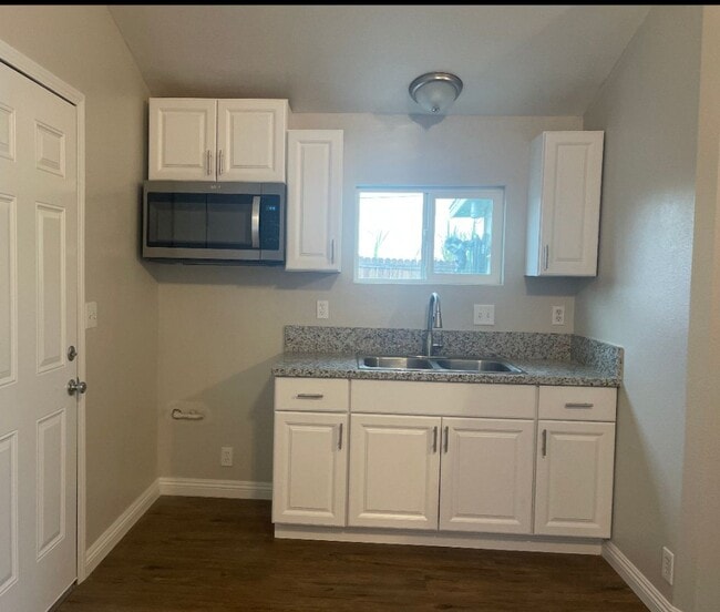 Photo - 410-412 S 7th St