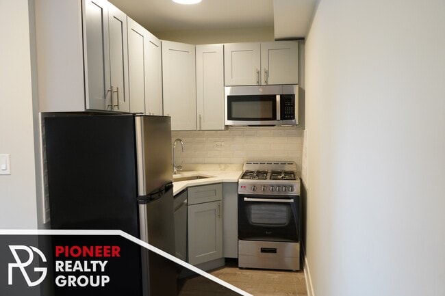 Building Photo - 503 W Belmont Ave Unit 5e Rental