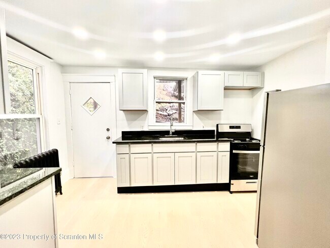 Photo - 1421 Olive St