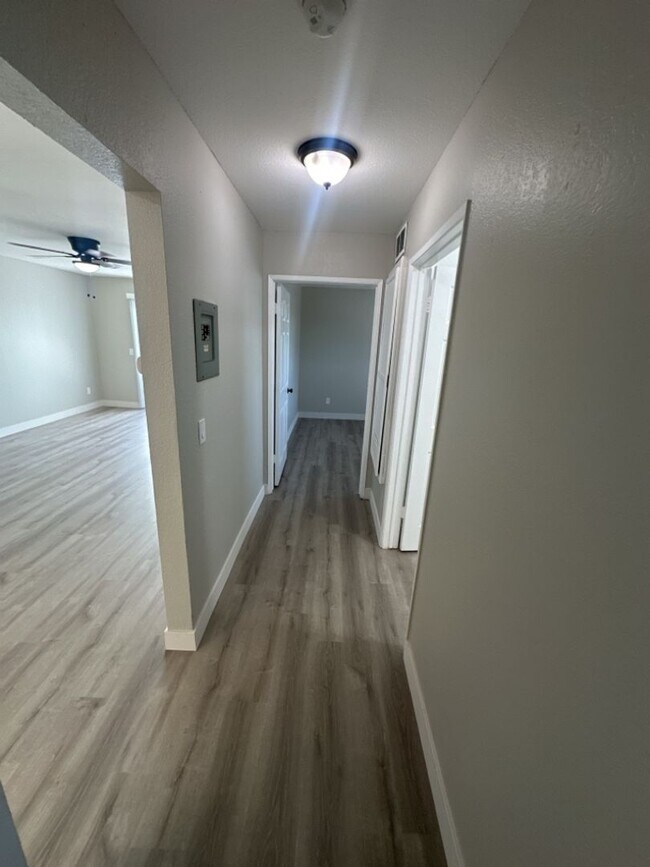 Photo - 9905 S Broadway