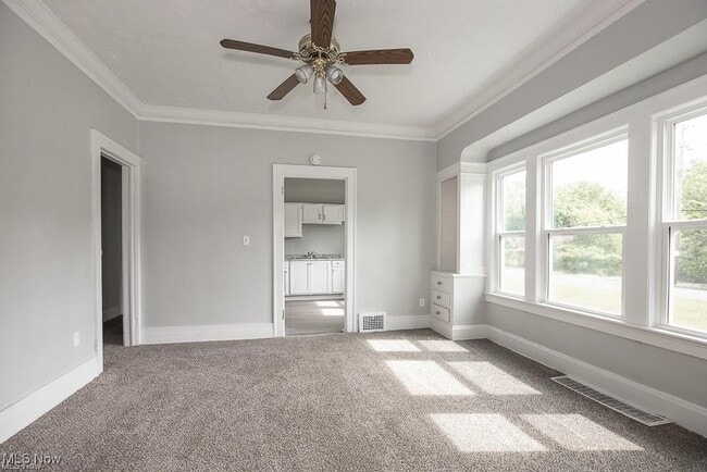 Photo - 9215 Yale Ave