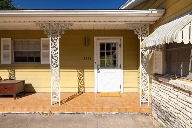 Building Photo - 2326 Hartford Rd