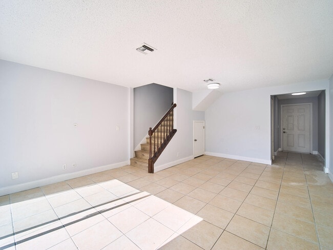 Photo - 317 Georgian Park Dr