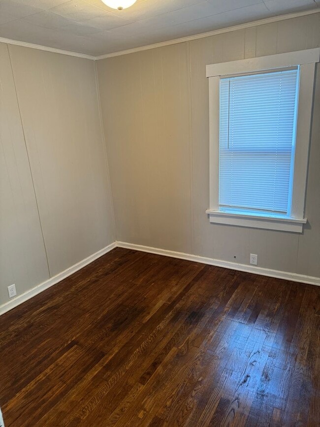 Photo - 2 Bedroom House - RENT SPECIAL!