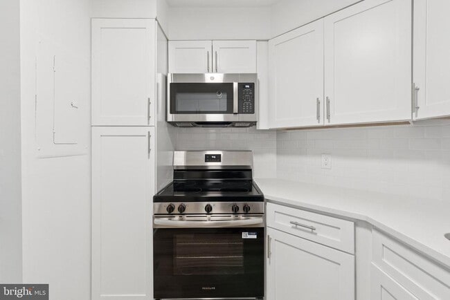 Photo - 2020 Walnut St Unit 8J