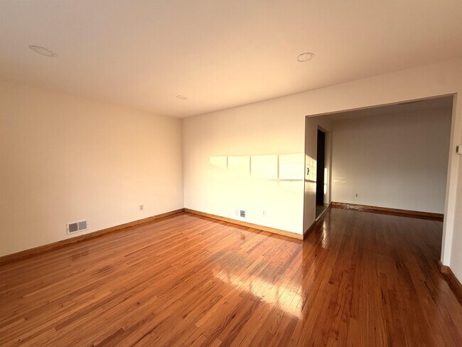 Photo - 304 Columbia Ave Unidad Apt 1